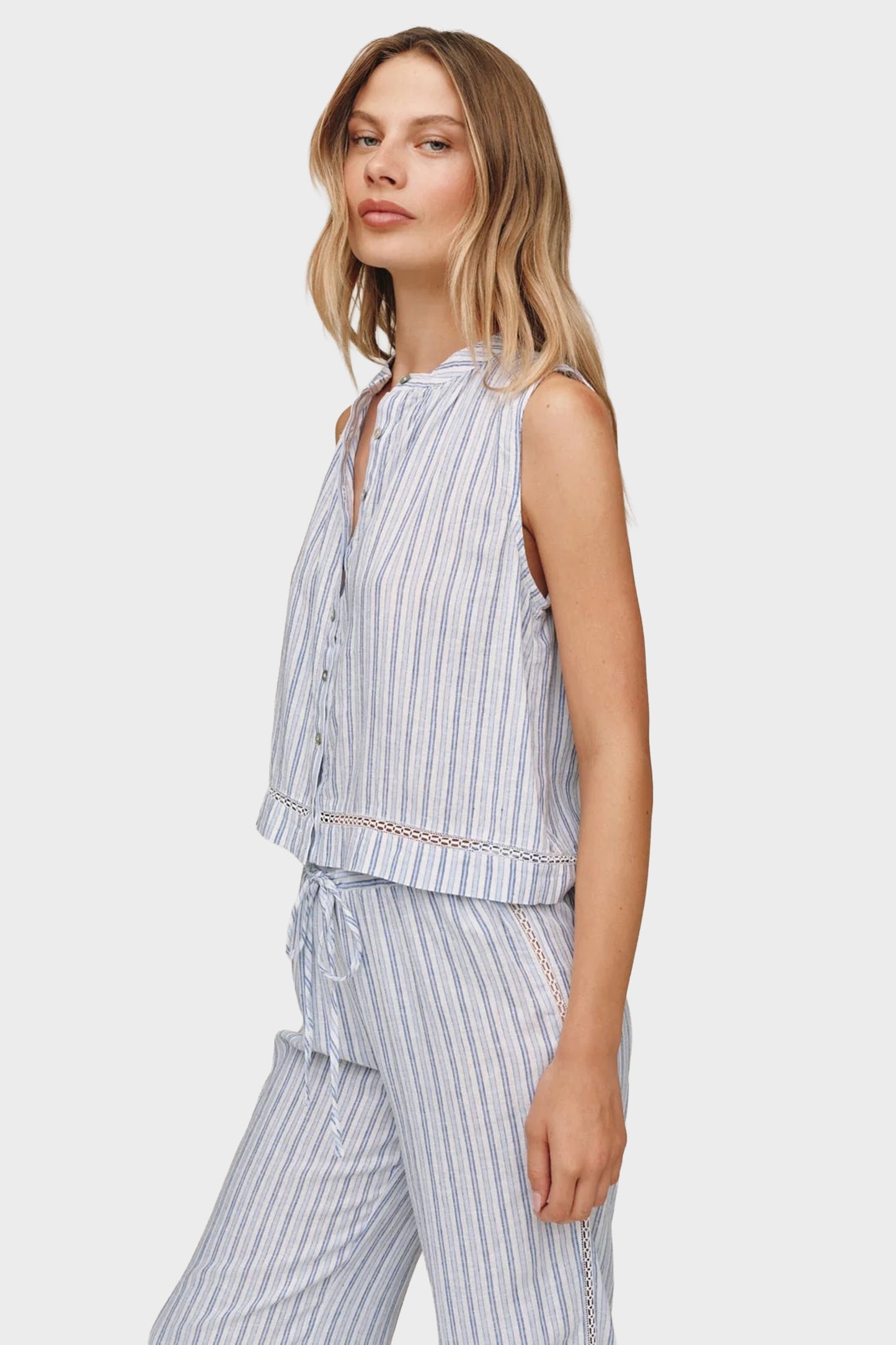 Bella Dahl Sleeveless Button Front Top